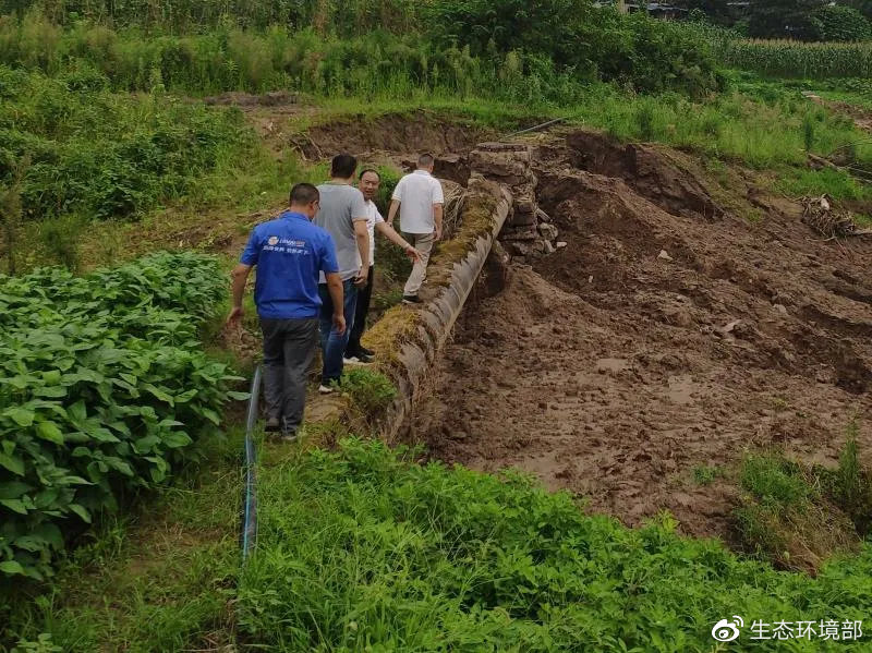 中央第四生态环境保护督察组现场发现重庆市某污水处理厂私设暗管