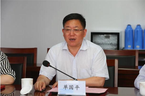 国安董事长周金辉探望王刚 坦承成绩不理想但也有收获(图)