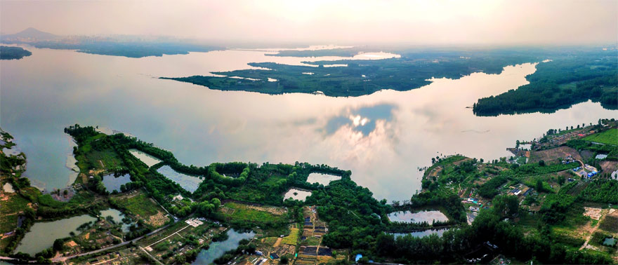在南淝河,董铺水库及其水源一,二级保护区范围内建设集湿地保护,历史
