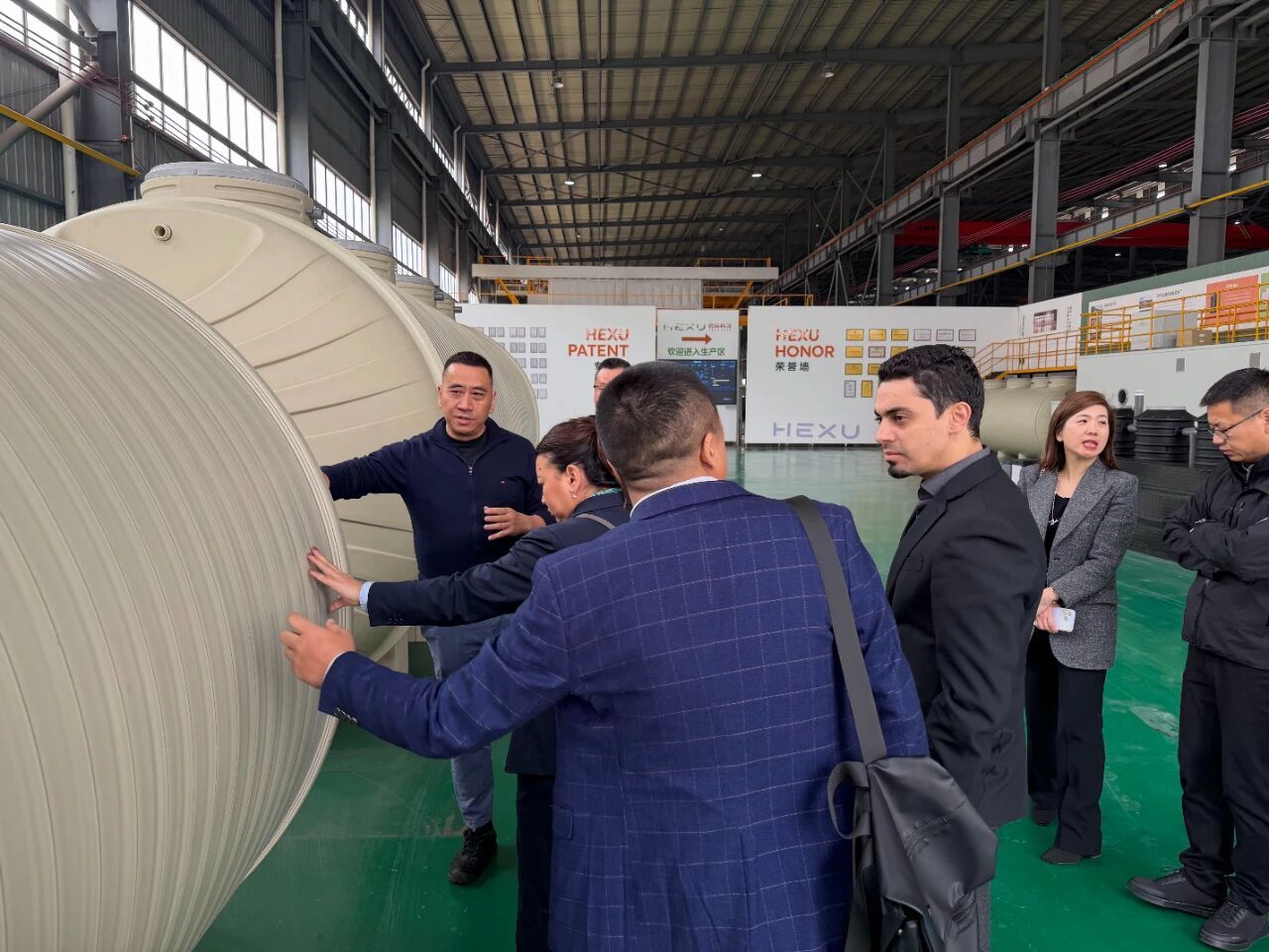 1766985568915449.jpg e712902eb39d8a0aa6ec2107acb8db28.jpg