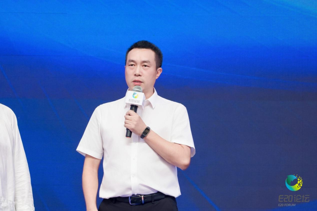 张传贵发言